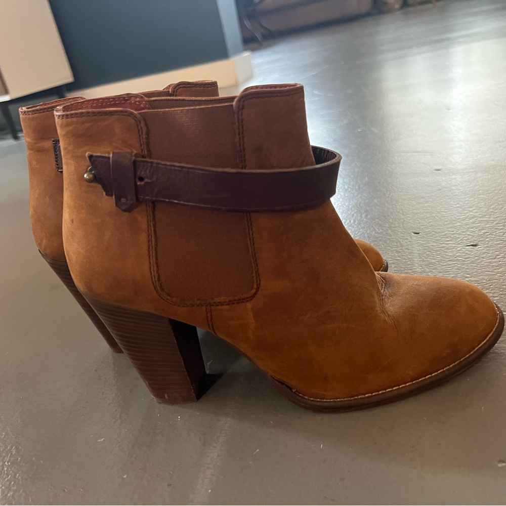 Madewell Lonny Boots 8.5. Brown suede